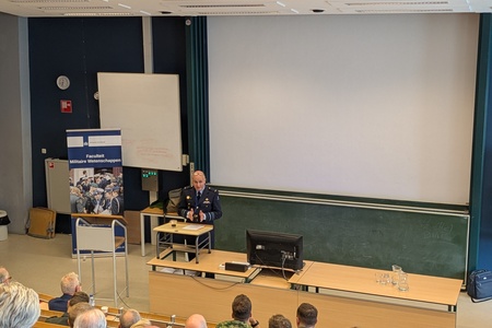 Verslag Symposium "2025 NATO Summit: Relevantie en Implicaties"